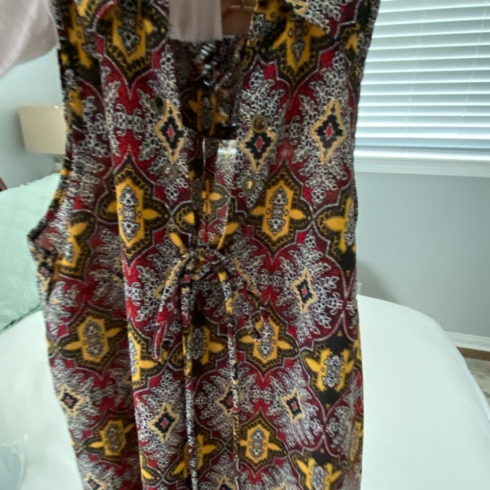 Print silky fabric blouse with front tie